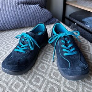 Dansko Sneakers Blue Suede Sz 40/9.5 NWOB